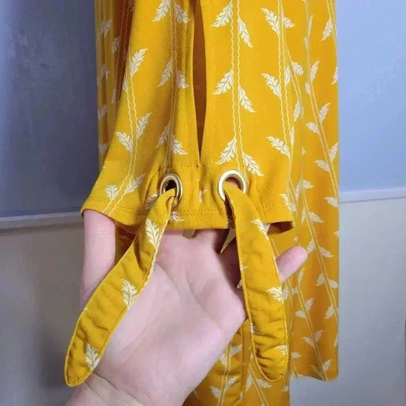 Liz Claiborne 2X /3X Goldenrod Wheat Print Deep V Neck Short Slit Sleeve Blouse - Picture 6 of 10